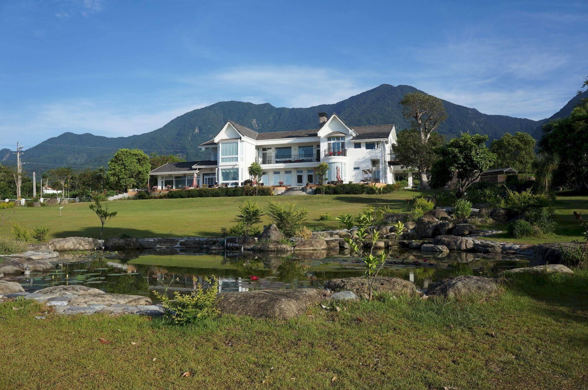 Dear Garden Bed & Breakfast Donghe Exterior photo